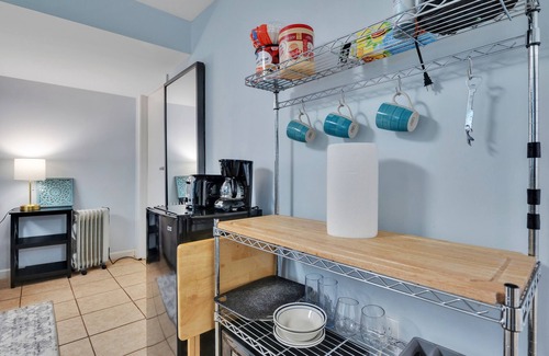Tucker Apartamento | 1 BR Suite w/ Fenced Backyard + Parking!