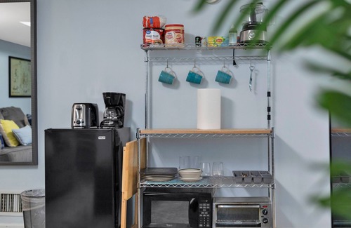 Tucker Apartamento | 1 BR Suite w/ Fenced Backyard + Parking!