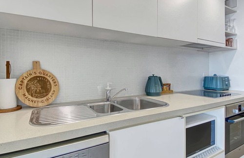 Nelly Bay Apartamento | 1 Bright Point Apartment 1407