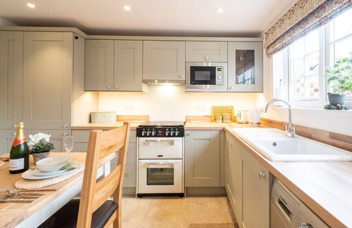 Woodbridge Cabaña | 1 Chantry Cottage - sleeps 3 guests in 2 bedrooms