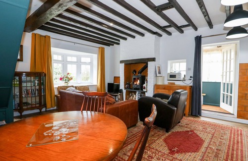 Louth Cabaña | 1 EASTVIEW, pet friendly, character holiday cottage in Manby