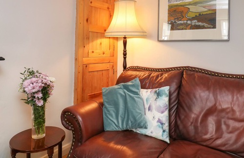 Drewsteignton Cabaña | 1 HILLMORHAYES, pet friendly, with open fire in Drewsteignton