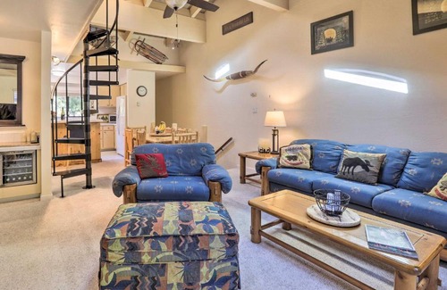 Incline Village Apartamento | 1 Mi to Beach Incline Village Condo with Rafts!