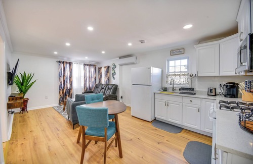 Norfolk Apartamento | < 1 Mi to Beaches: Central Norfolk Apartment!