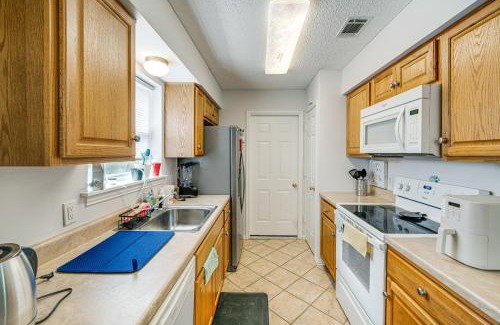 Denton Casa | 1 Mi to Denton Square Family Home with Fenced Yard!