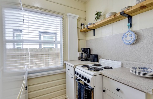Bradenton Apartamento | < 1 Mi to Dtwn Bradenton & Riverwalk! Sunny Apt