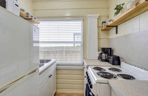 Bradenton Apartamento | < 1 Mi to Dtwn Bradenton & Riverwalk! Sunny Apt