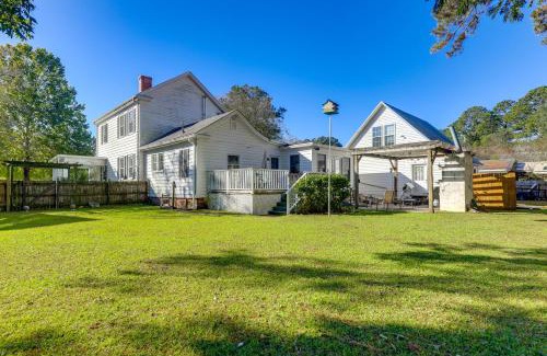 New Bern Casa | 1 Mi to Historic District! Family Home in New Bern