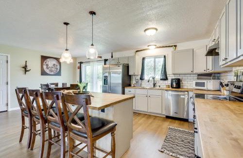 Cassville Casa | 1 Mi to Shops and Cafes Updated Cassville Home!