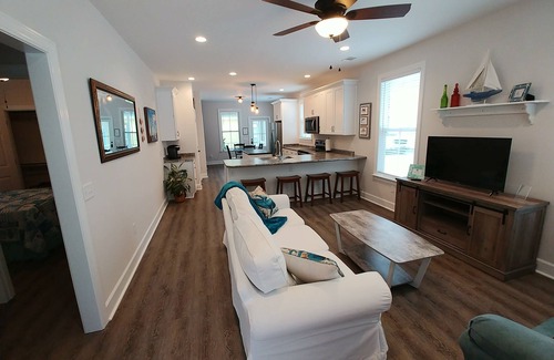 Port Royal Casa | 1 milla de la isla Parris! Cerca de playas, restaurantes y tiendas. Duerme 8