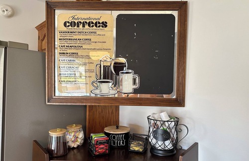 Bolivar Casa | 1 Mile Walk to SBU! Convenience and comfort meet!