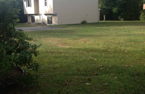 Narragansett Pier Casa | 1 Mile walk to the Beach! Summer Fun!