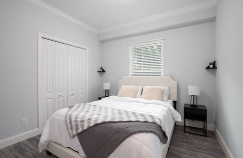 Point Washington Casa | #1 ★NEWLY BUILT★Private & Modern 3B/2B Home★