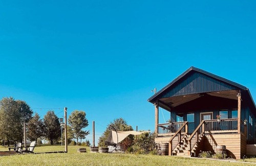 Lawrenceburg Cabina | # 1 on Ky. Bourbon Trail HOT TUB all distilleries