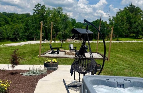 Lawrenceburg Cabina | # 1 on Ky. Bourbon Trail HOT TUB all distilleries