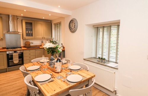 Hollow Meadows Cabaña | 1 Orchard View