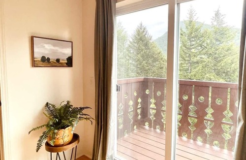 Port Angeles Apartamento | #1 Pine Queen Room - Fireplace in Olympic Nat'l Prk