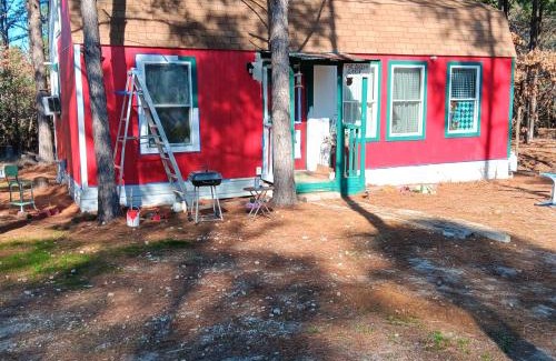 Palestine Casa | 1 private bedroom and 2 loft Cabin in the Country Woods