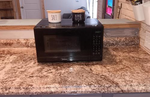 Palestine Casa | 1 private bedroom and 2 loft Cabin in the Country Woods