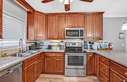 Highland Hills Casa | 1 Story Henderson Home w 3BR, Hot tub, Sleeps 6