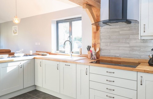 Hainford Cabaña | 1 Stud Cottage, BUXTON, NORFOLK