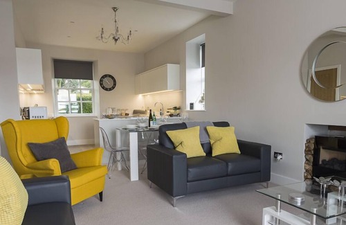 Bugford Cabaña | 1 The Manor House, Hillfield Village, DARTMOUTH