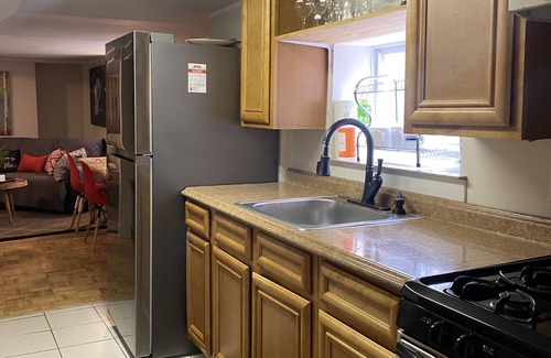 Franklin Park Apartamento | 10-15 MIN FROM O'HARE CHICAGO-LOVELY 3BEDROOMS GARDEN APARTMENT