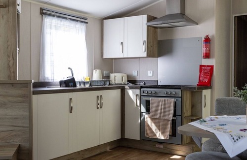 Cowes Cabina | 10 Beachlands.