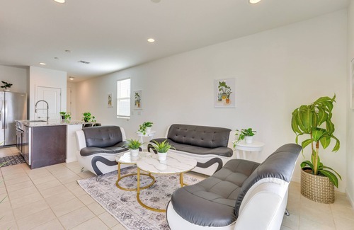 Laveen Village Casa | 10 Mi to Dtwn Phoenix: Chic Family Home