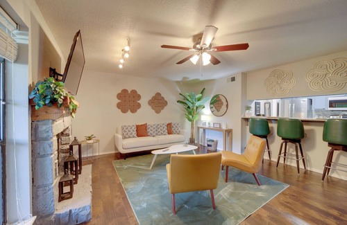 South Tulsa Condominio | 10 Mi to Dtwn Tulsa: Condo w/ Pool Access!