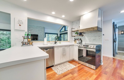 Birchwood Farms Cabaña | 2 Mi to Lake: Modern Harbor Springs Home w/ Grill!