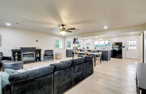 Campton Casa | 10 Mi to Red River Gorge: Peaceful Rural Getaway!