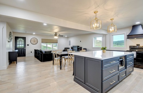 Campton Casa | 10 Mi to Red River Gorge: Peaceful Rural Getaway!