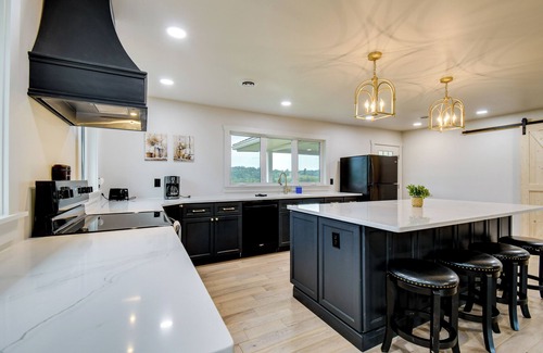 Campton Casa | 10 Mi to Red River Gorge: Peaceful Rural Getaway!