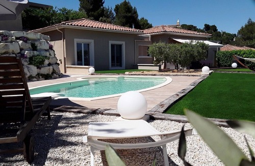 Rochefort-du-Gard Villa | PROMO 10 minutos de la vista de la villa contemporánea de AVIGNON + piscina CALMA WIFI GRATIS