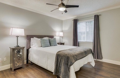 Grapevine Casa | 10 min from DFW Airport in Grapevine! 30+ Day Stays