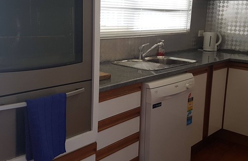 Clearview Casa | 10 min a CBD 1950s casa retro