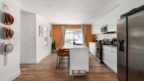 Walnut Forest Casa | 10 Min to Downtown - Modern 4BR Oasis - Yard Games