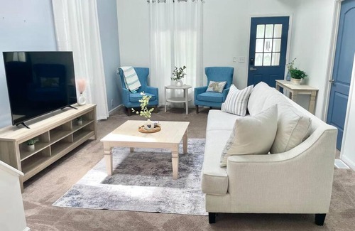 Indianapolis Casa | 10 min to Speedway Large Home Desirable Area