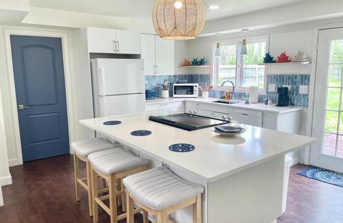 Indianapolis Casa | 10 min to Speedway Large Home Desirable Area