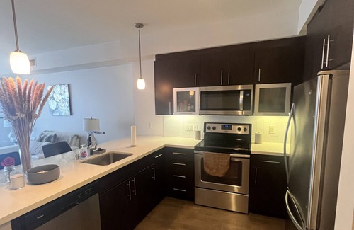Glendale Apartamento | 10 mins from DTLA! 1 BR condo with beautiful mountain view