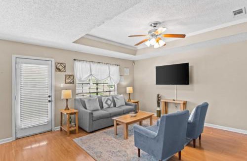 South Baton Rouge Casa | 10 Mins to Tiger Stadium South Burbank Bungalow