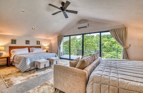 Arenal Hotel | 10-room hotel in fabulous Nuevo Arenal with AC