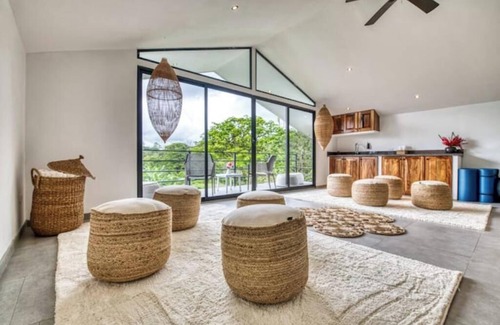Arenal Casa | 10-room hotel in fabulous Nuevo Arenal with AC