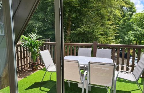 St. Ann's Chapel Casa | 10, Valley View Lodge, A beautiful 3 bedroom lodge with private Hot Tub and use of all onsite leisure facilities including fitness suite, indoor and outdoor pools set in the heart of the Tamar Valley