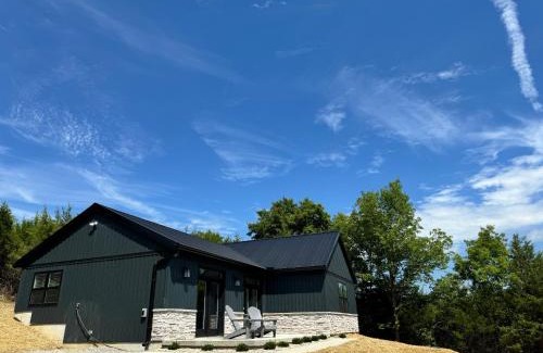 Dry Ridge Casa | 100 Acre Relaxing Retreat Near Ark- The Cabin