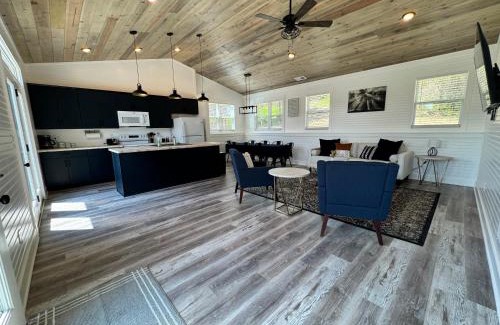 Dry Ridge Casa | 100 Acre Relaxing Retreat Near Ark- The Cabin