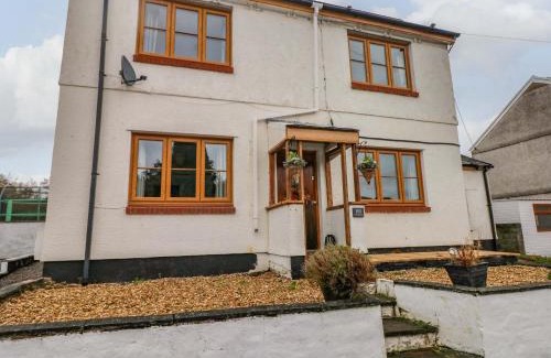 Cwm-twrch Isaf Casa | 100 Cwmphil Road