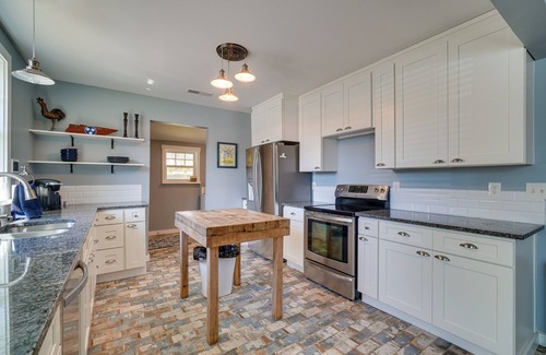 Knoxville Casa | '1001 Sevier Bungalow': 2 Mi to Neyland Stadium!