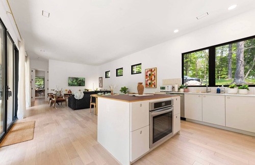 Round Top Casa | 100ft of Forest Light - Modern Catskills Escape